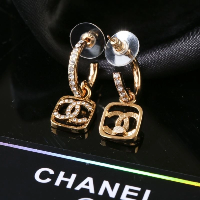 Compact Chanel Earrings 227833