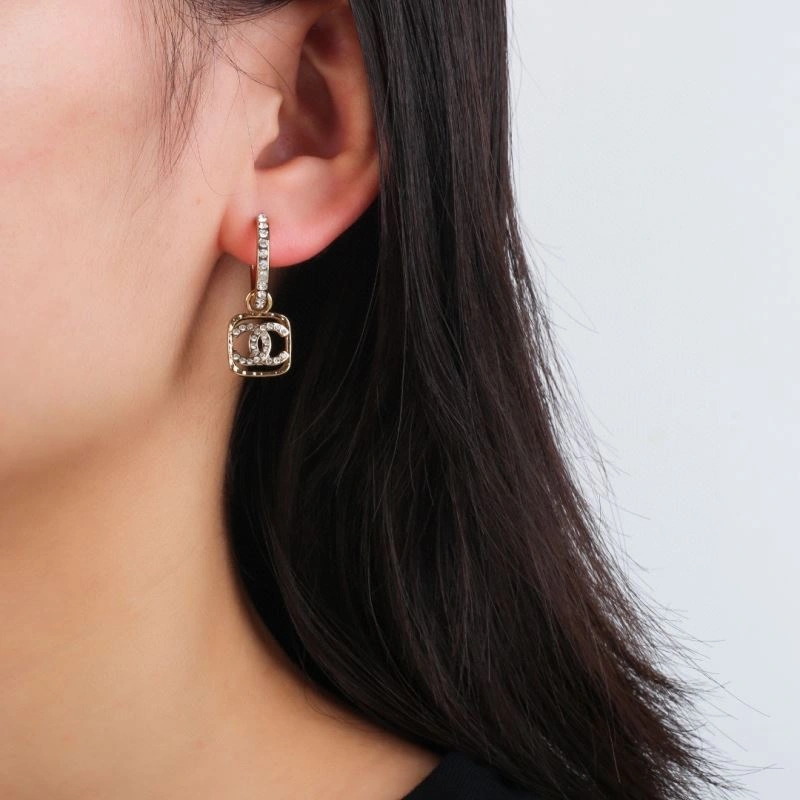 Compact Chanel Earrings 227833