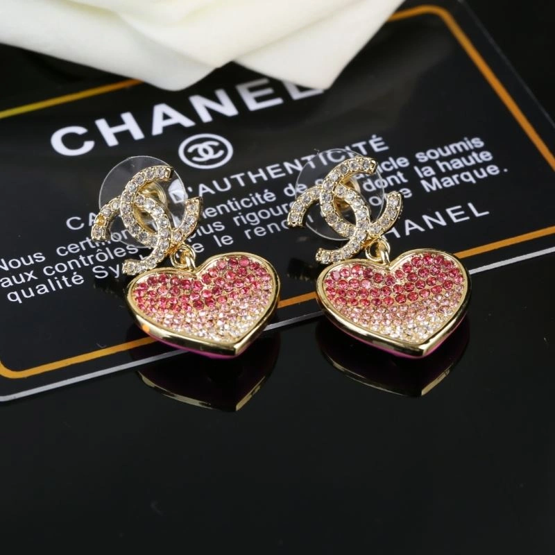 EyeCatching Chanel Earrings 227842