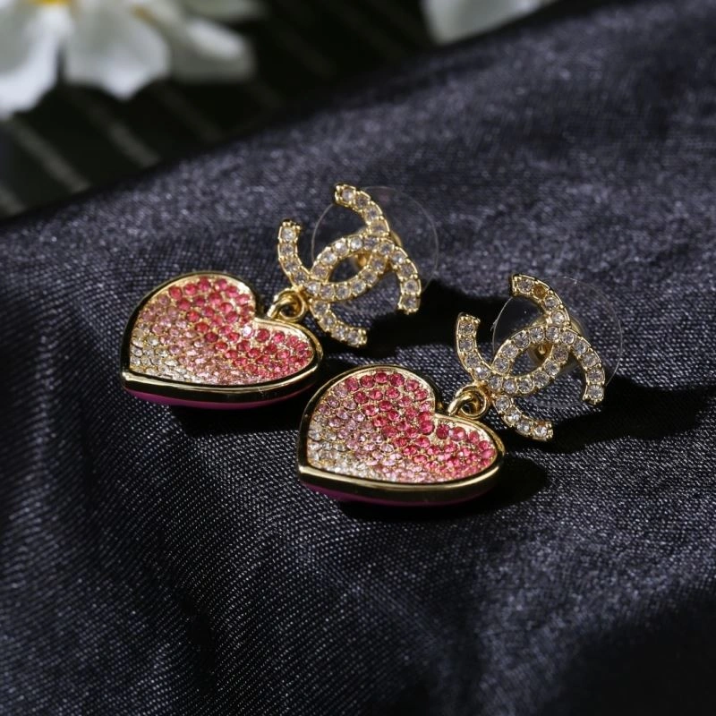 EyeCatching Chanel Earrings 227842