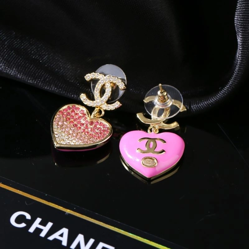 EyeCatching Chanel Earrings 227842