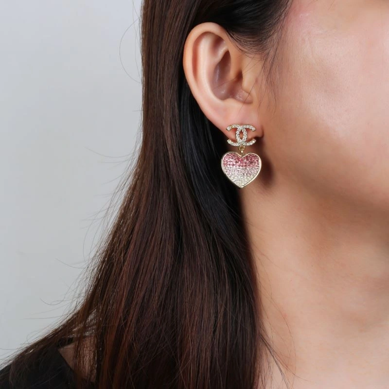 EyeCatching Chanel Earrings 227842