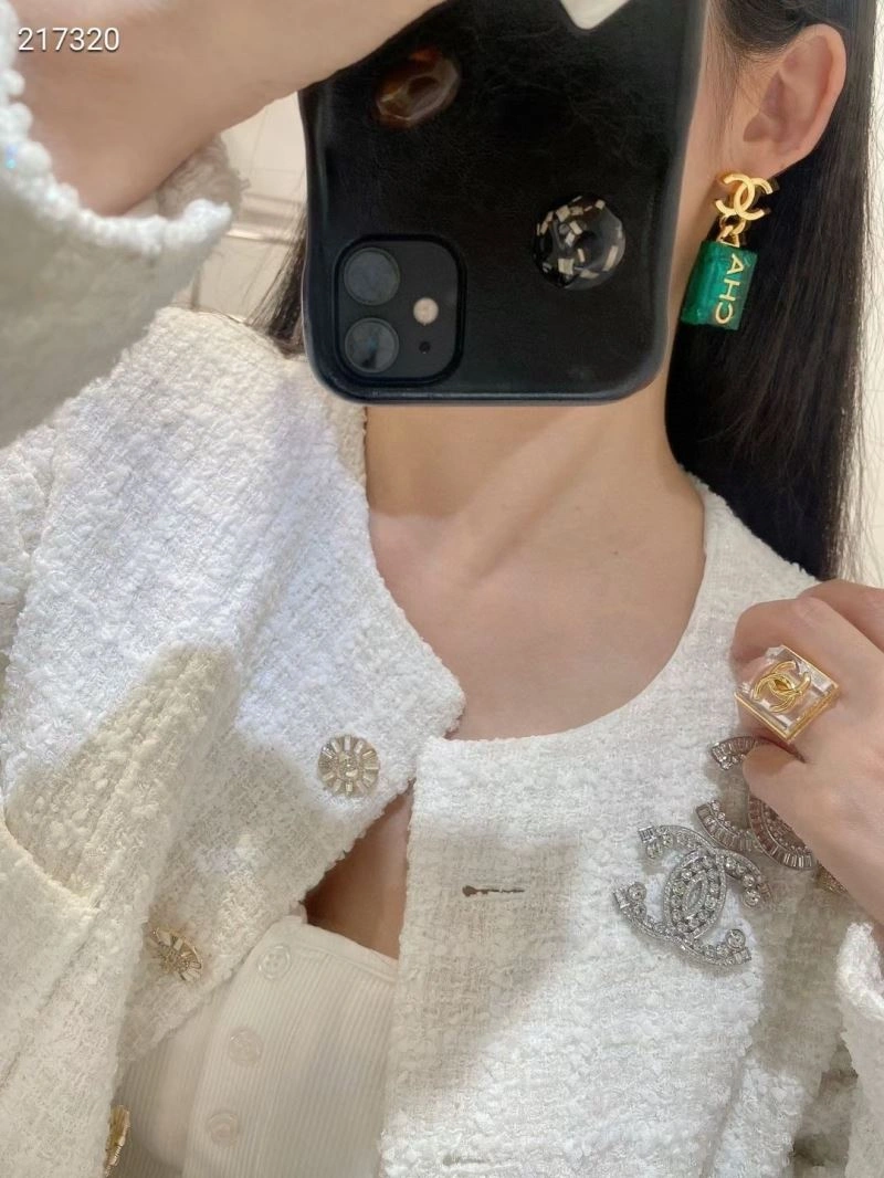 Chanel Earrings Soft 227823