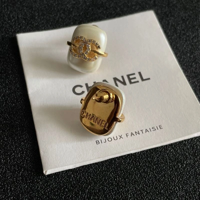 Chanel Earrings Affordable 227768
