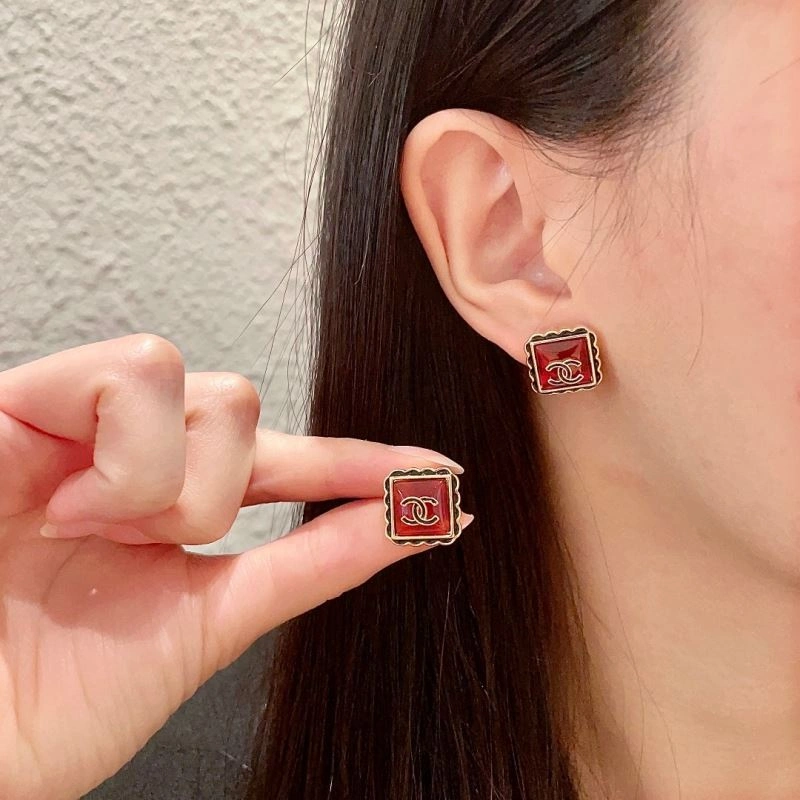 Snug Chanel Earrings 227750