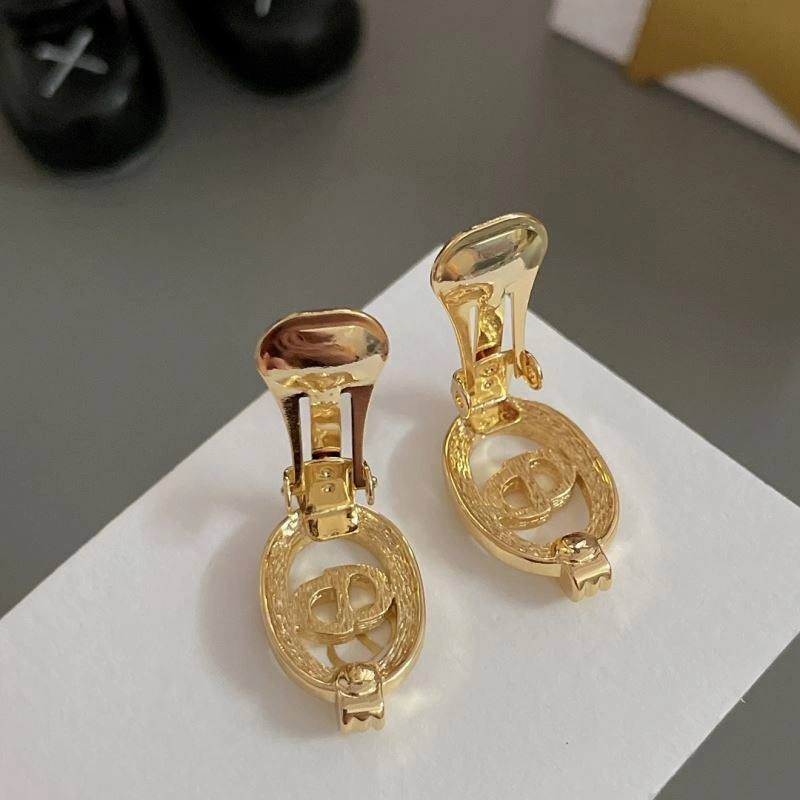 Chanel Earrings Compact 227766
