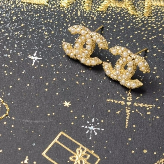 Compact Chanel Earrings 227760
