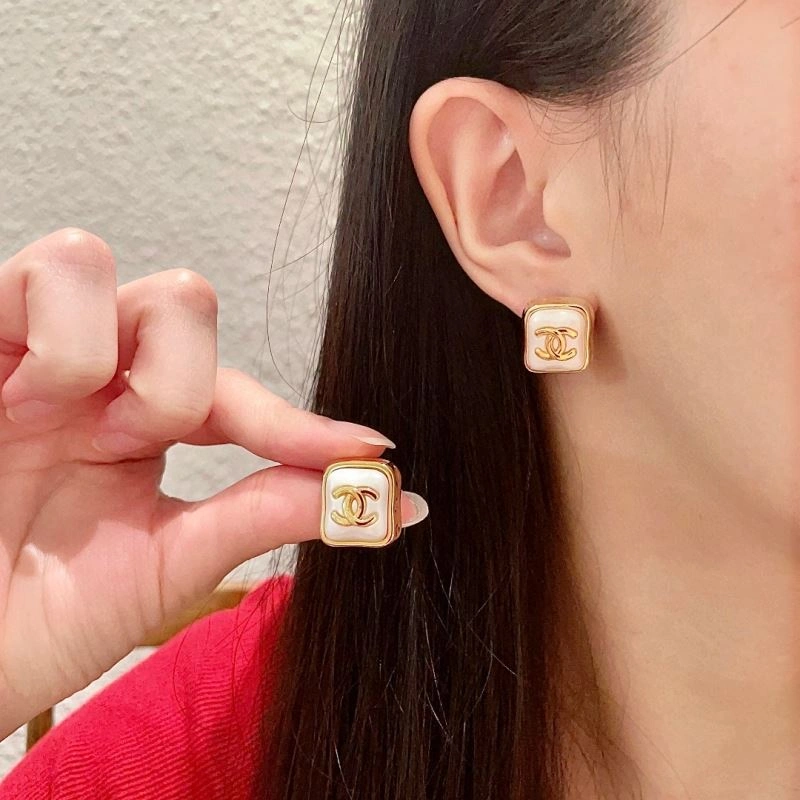 Casual Chanel Earrings 227746