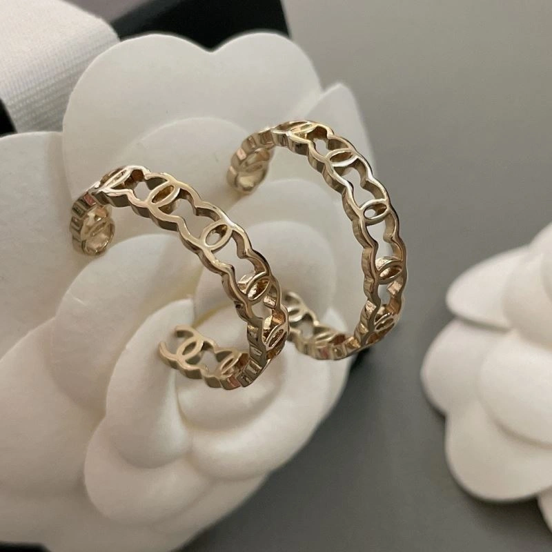 HighPerformance Chanel Earrings 227713