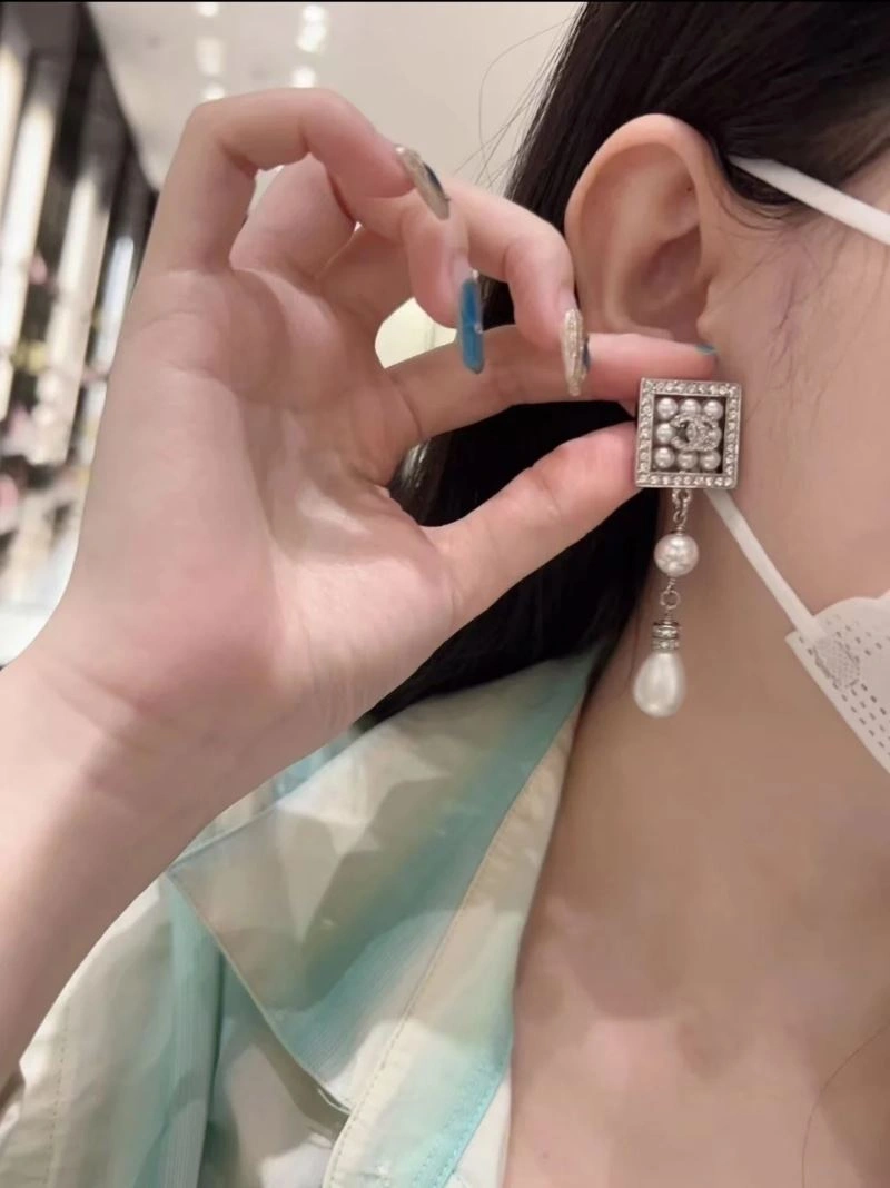 Chanel Earrings Resilient 227699