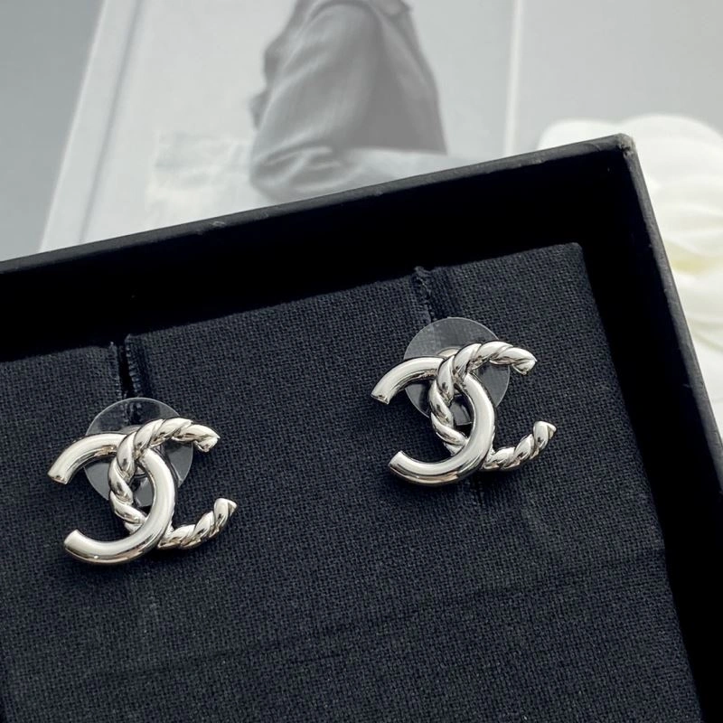 Supportive Chanel Earrings 227694