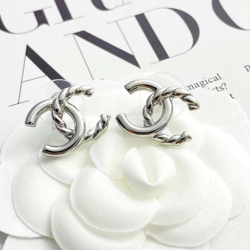 Supportive Chanel Earrings 227694