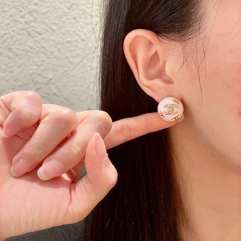 Chanel Earrings Lightweight 227711