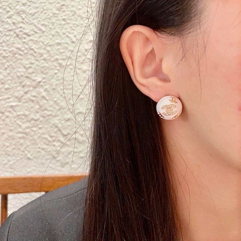 Chanel Earrings Lightweight 227711