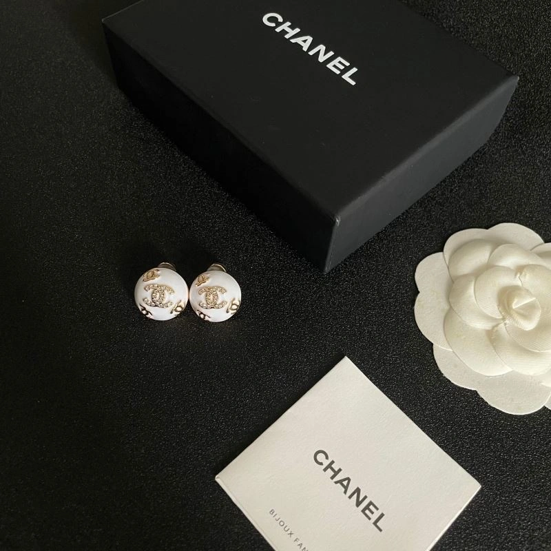 Chanel Earrings Lightweight 227711