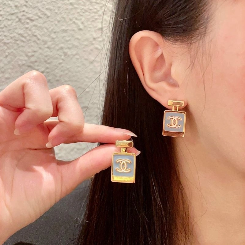 Breathable Chanel Earrings 227689