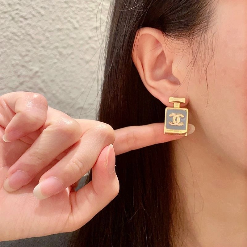Breathable Chanel Earrings 227689