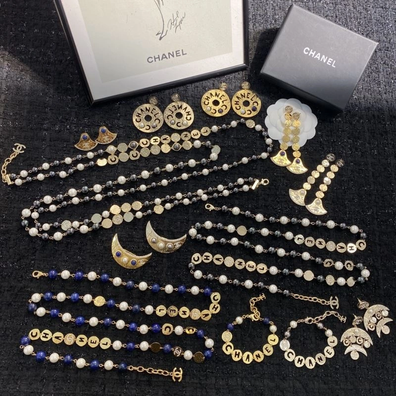 Chanel Earrings HighQuality 227650