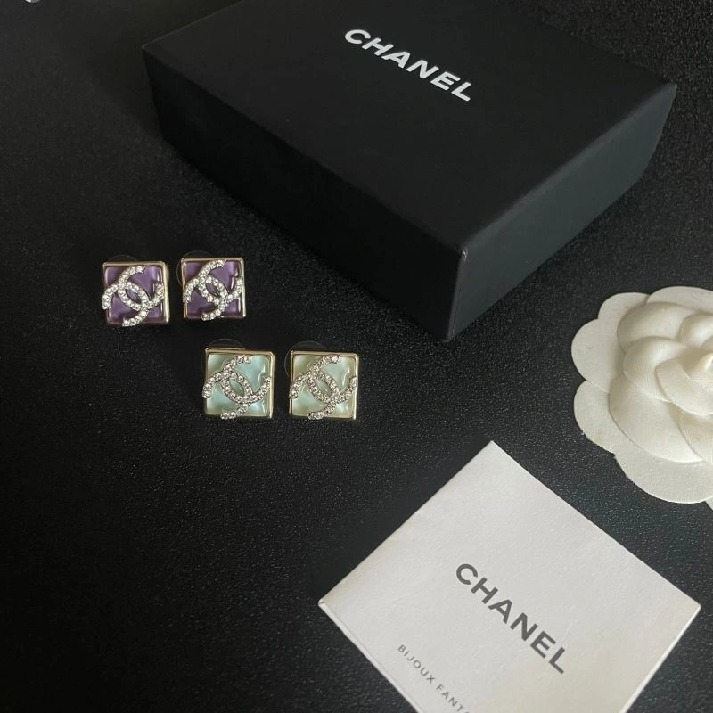 Chanel Earrings Versatile 227675