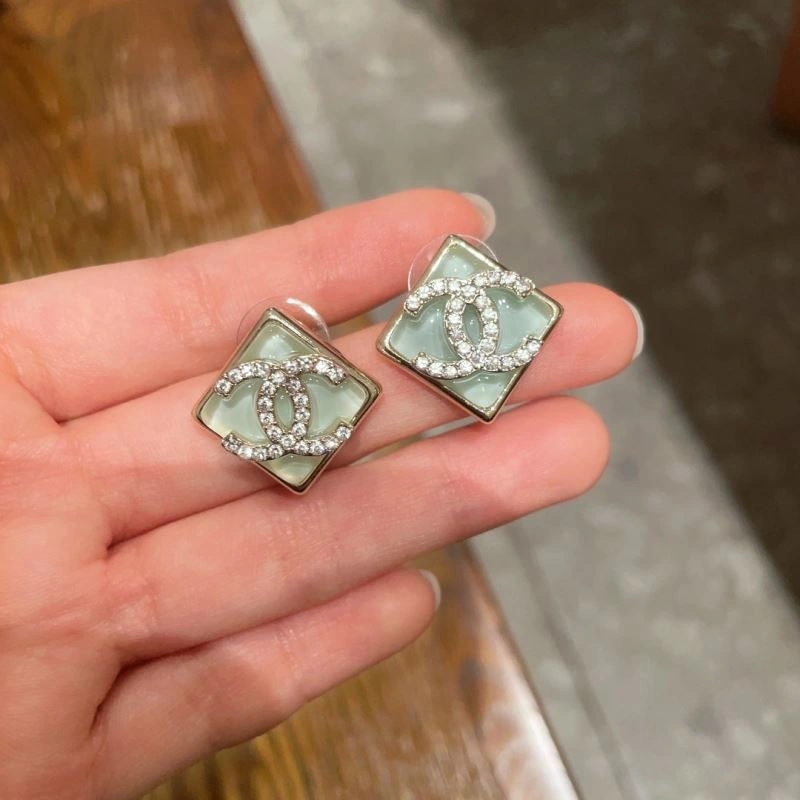 Chanel Earrings Versatile 227675