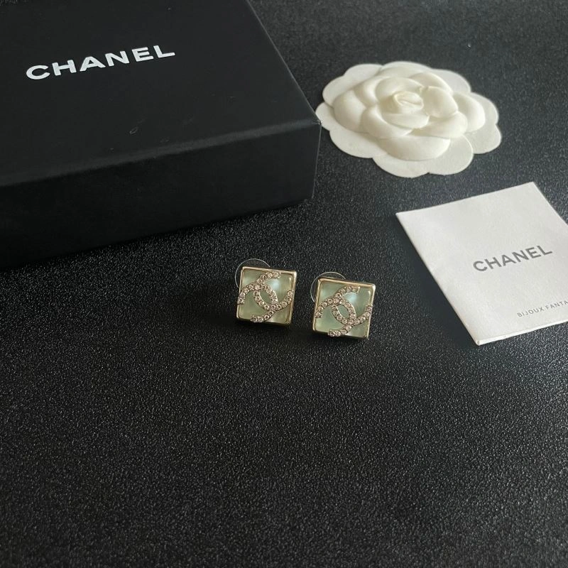 Chanel Earrings Versatile 227675