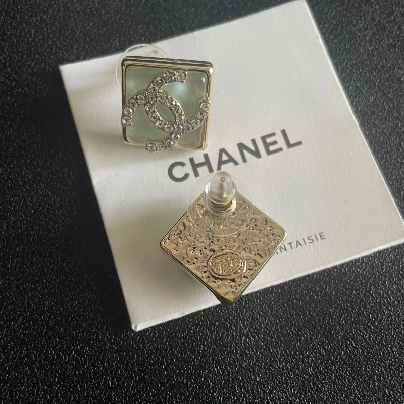 Chanel Earrings Versatile 227675