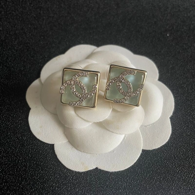 Chanel Earrings Versatile 227675