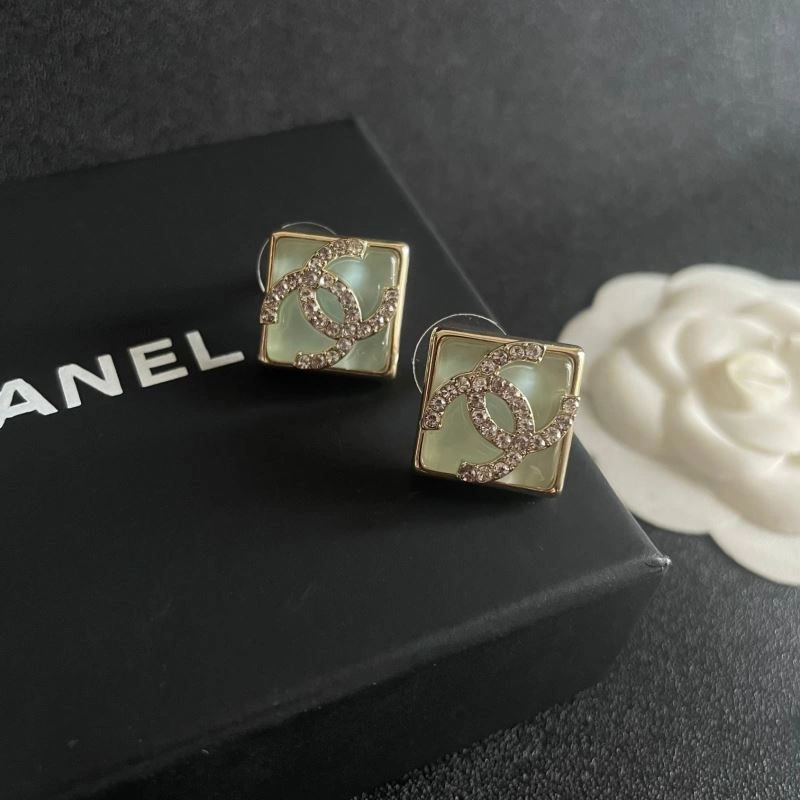 Chanel Earrings Versatile 227675