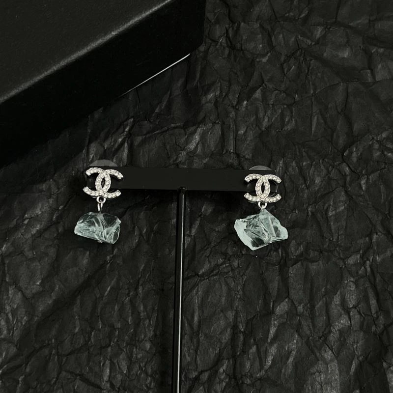 Unique Chanel Earrings 227622