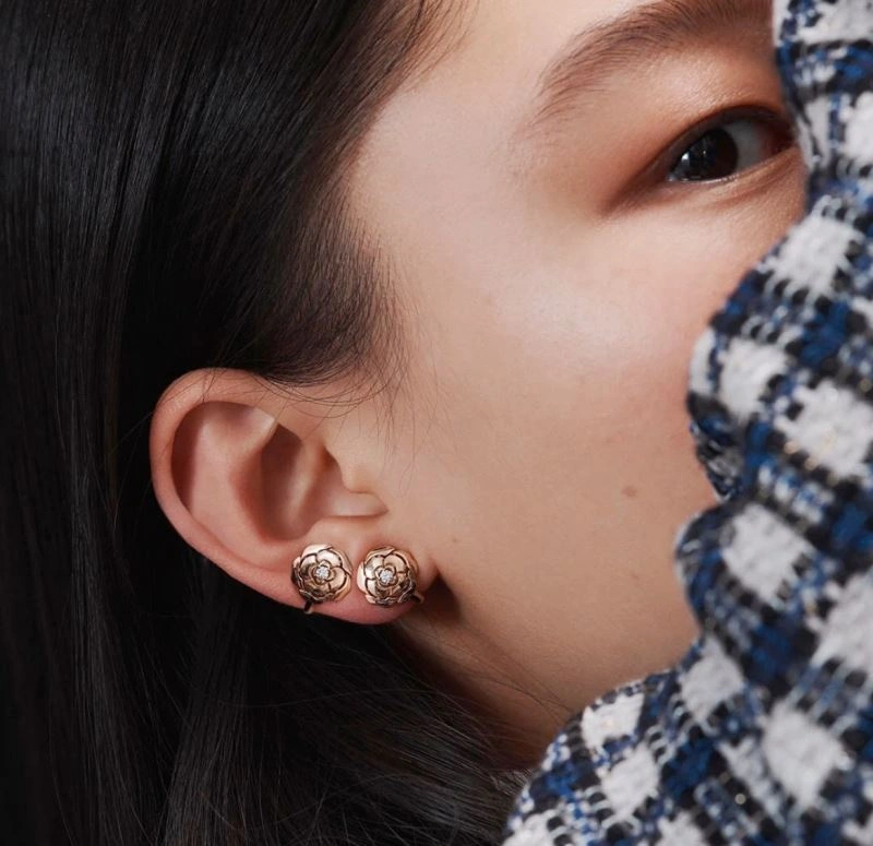 Stylish Chanel Earrings 227617