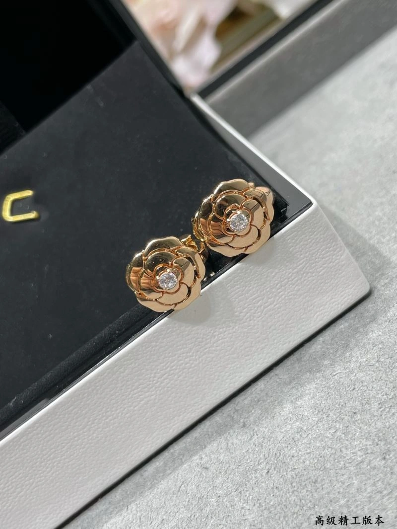 Stylish Chanel Earrings 227617