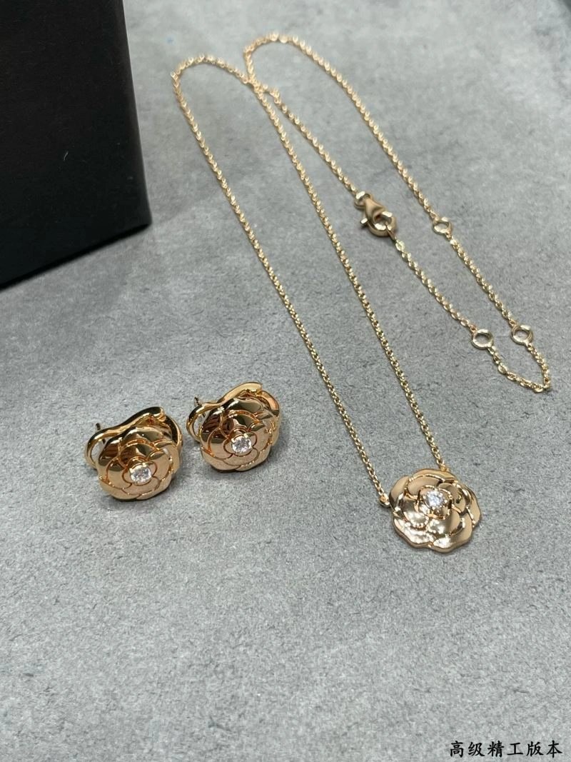Stylish Chanel Earrings 227617