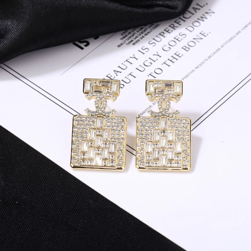 Chanel Earrings Snug 227638