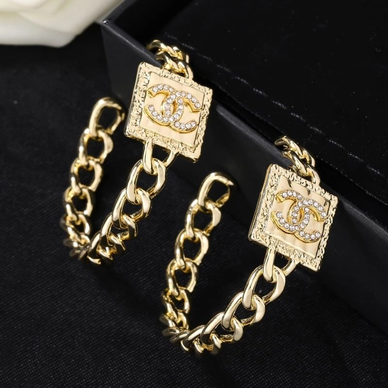 Chanel Earrings Affordable 227574