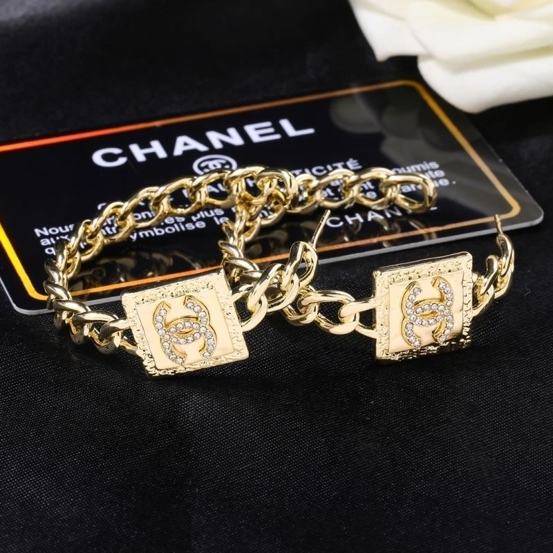 Chanel Earrings Affordable 227574