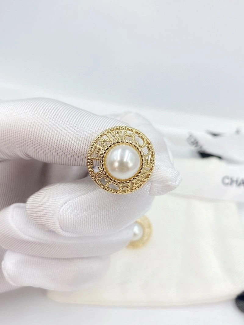 WrinkleFree Chanel Earrings 227555