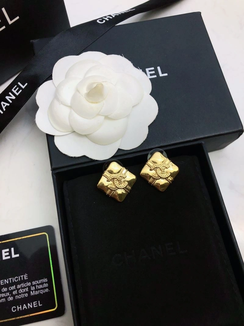 Chanel Earrings Practical 227546