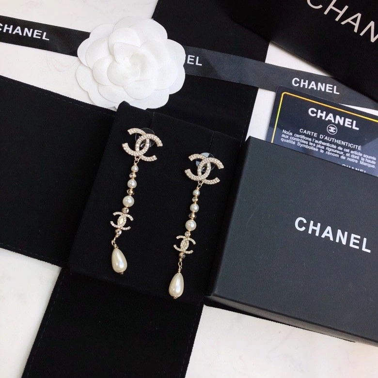 Chic Chanel Earrings 227538