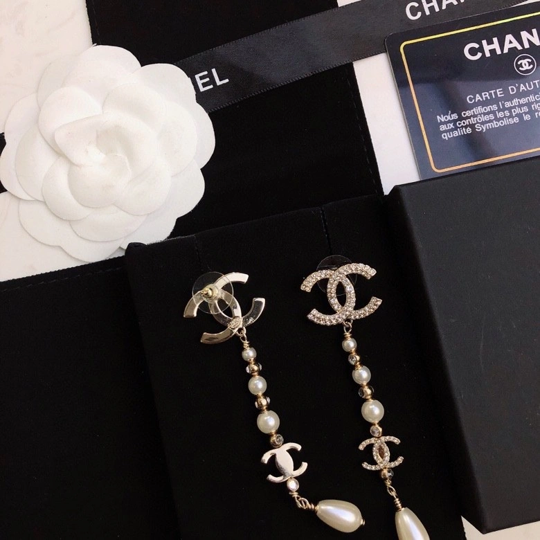 Chic Chanel Earrings 227538