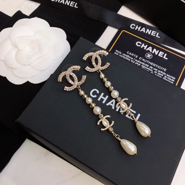 Chic Chanel Earrings 227538