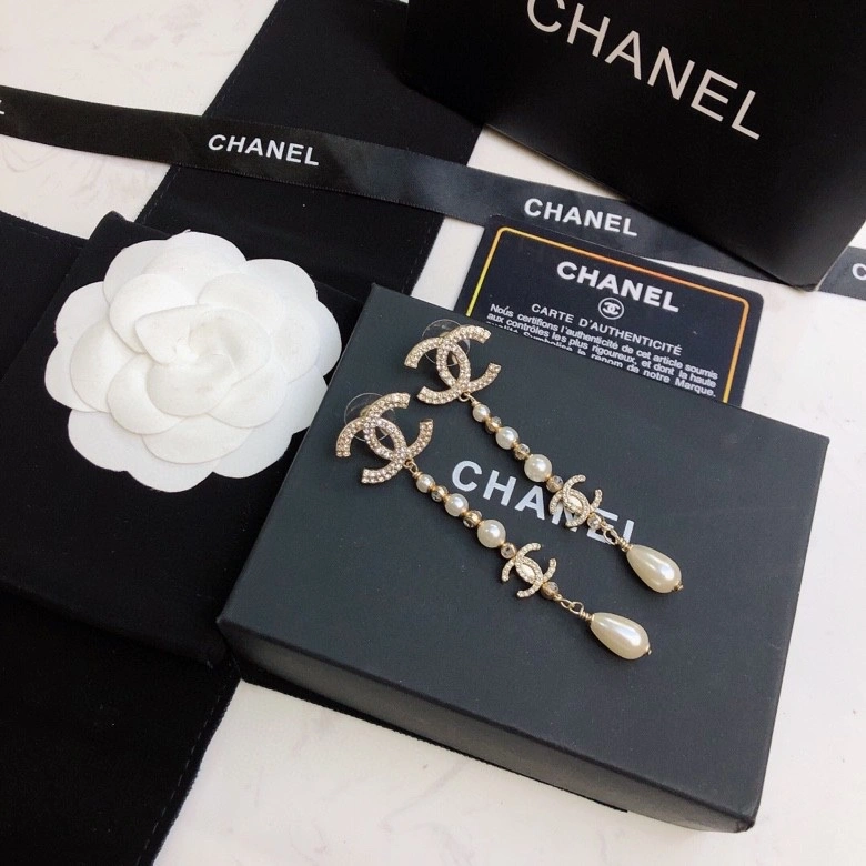 Chic Chanel Earrings 227538