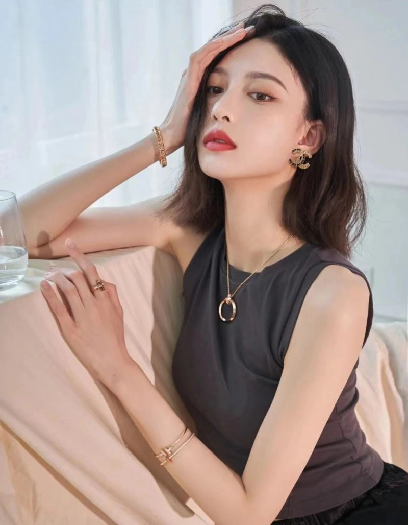 Chanel Earrings EyeCatching 227532