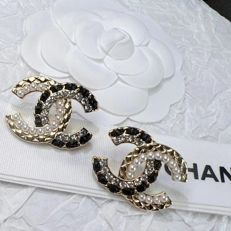 Chanel Earrings EyeCatching 227532