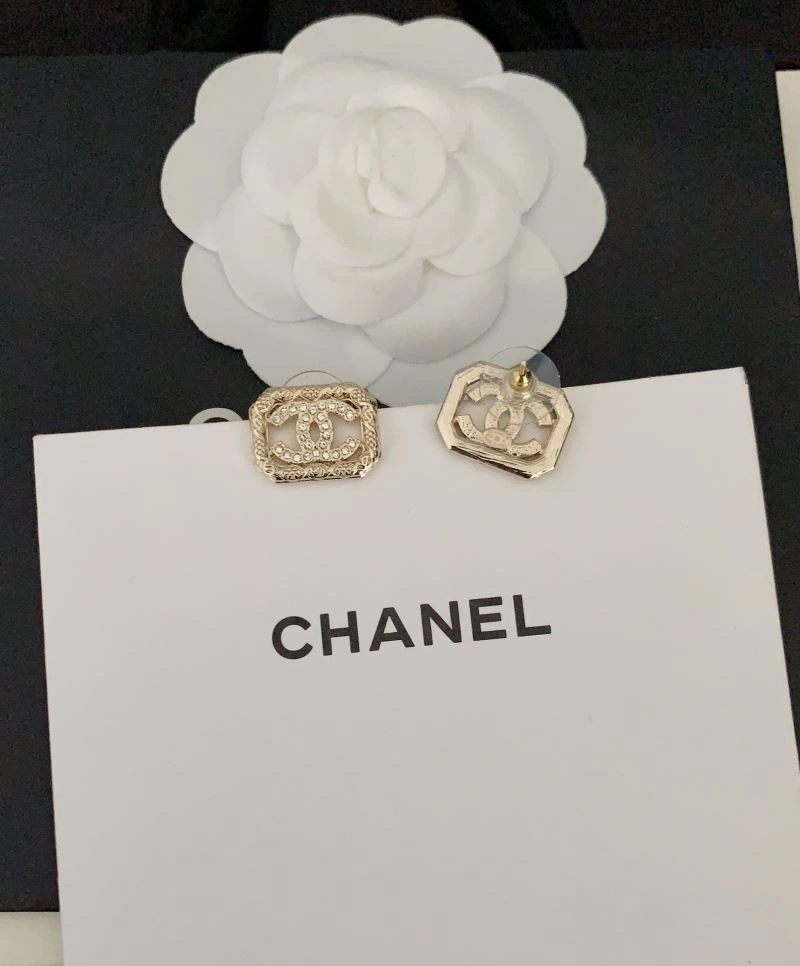 Trendsetting Chanel Earrings 227466