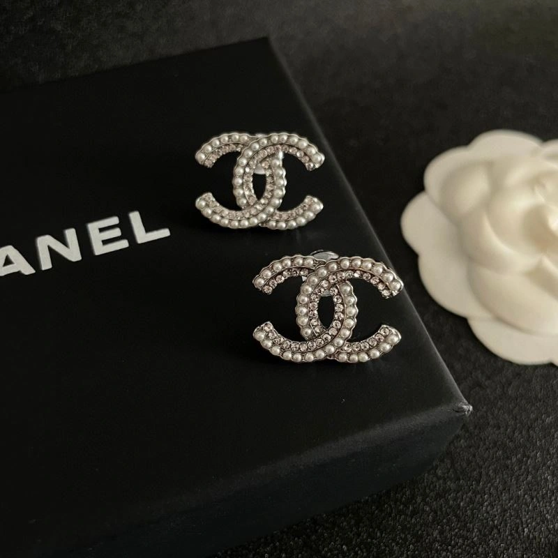 Chanel Earrings Packable 227460