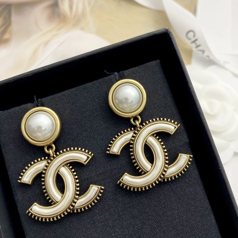 Effortless Chanel Earrings 227454