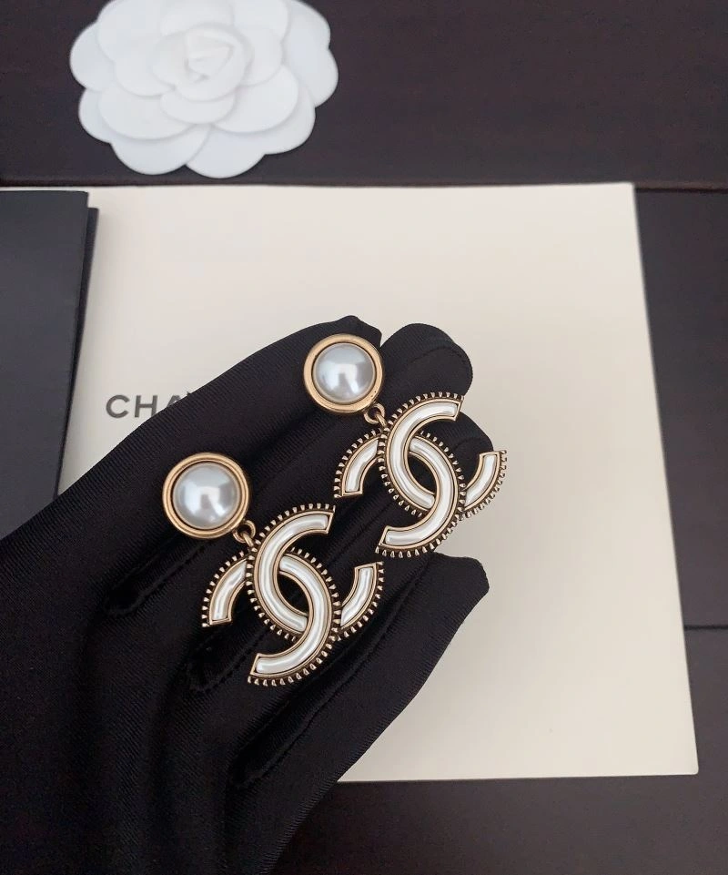 Trendsetting Chanel Earrings 227418