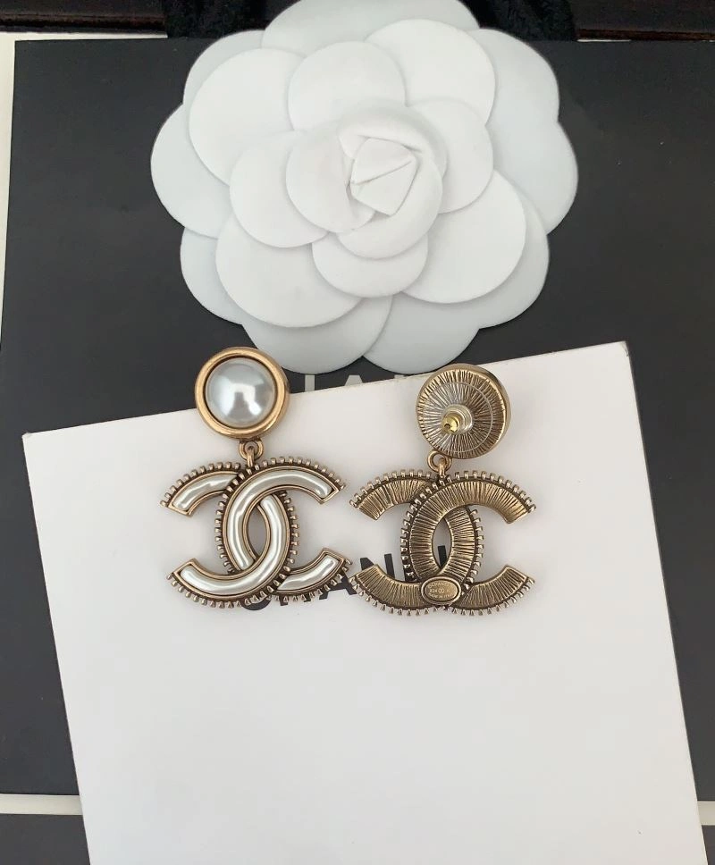 Trendsetting Chanel Earrings 227418