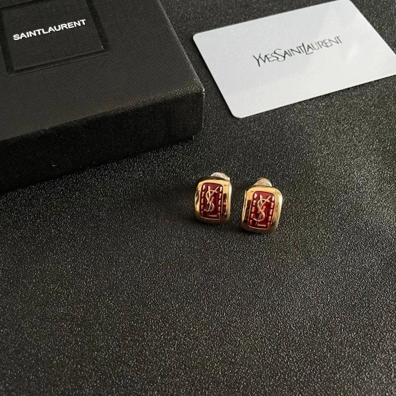 Elegant Chanel Earrings 227415