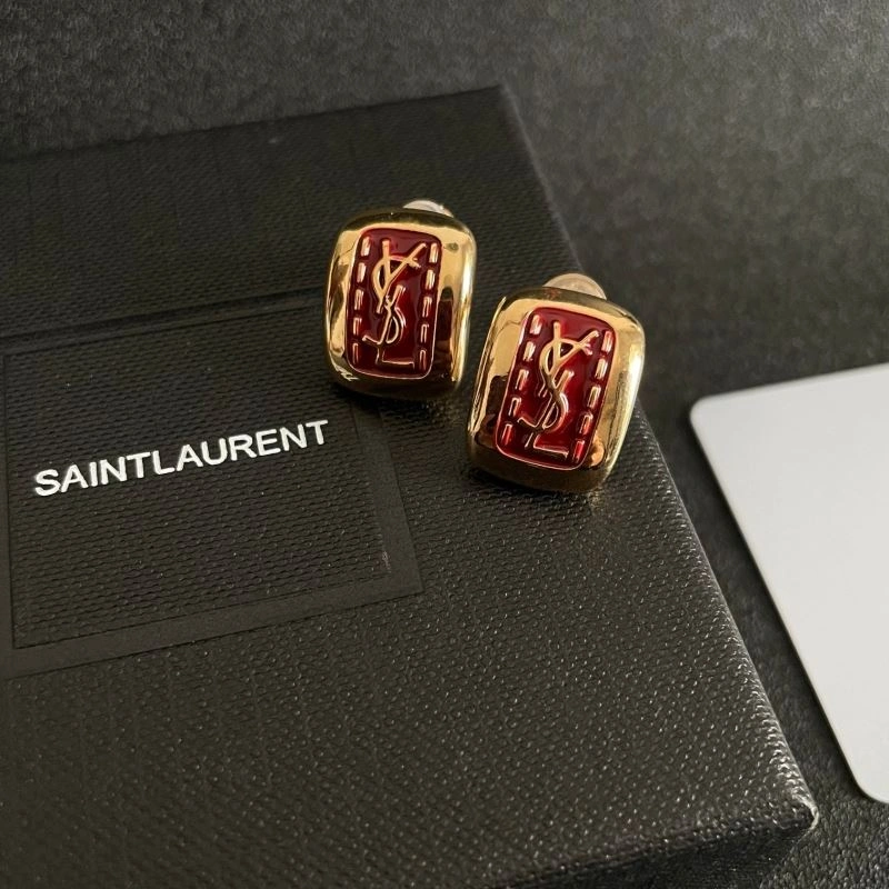 Elegant Chanel Earrings 227415